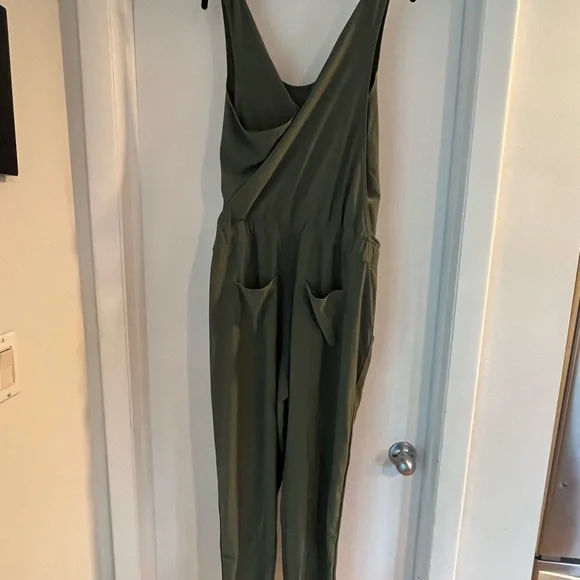 Patagonia jumpsuit- green - Picture 3 of 5